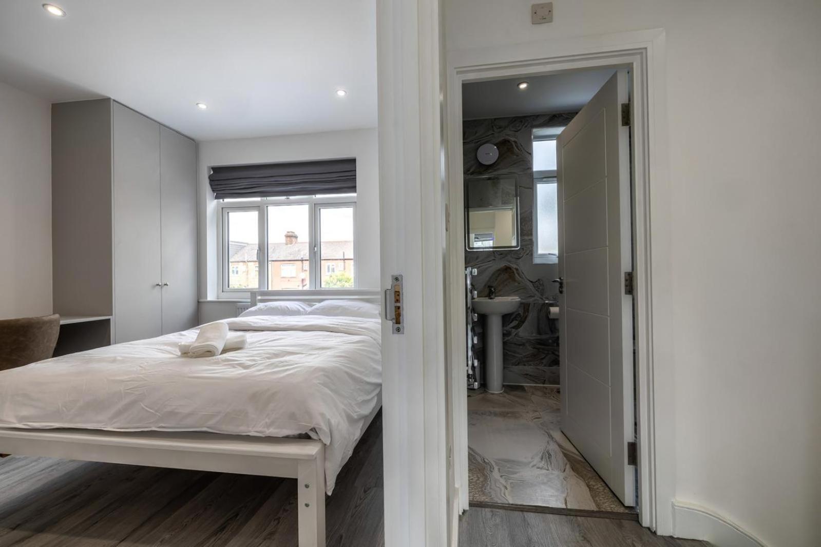 Modern Home With Driveway Parking For 2 Vehicles, Near Tottenham Hotspur Stadium, White Hart Lane Train Station Londres Exterior foto